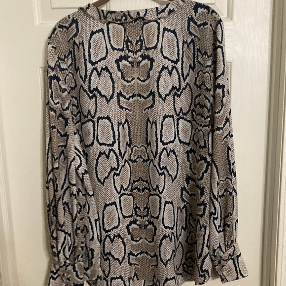 - Cabi serpentine blouse XL - Picture 6 of 10